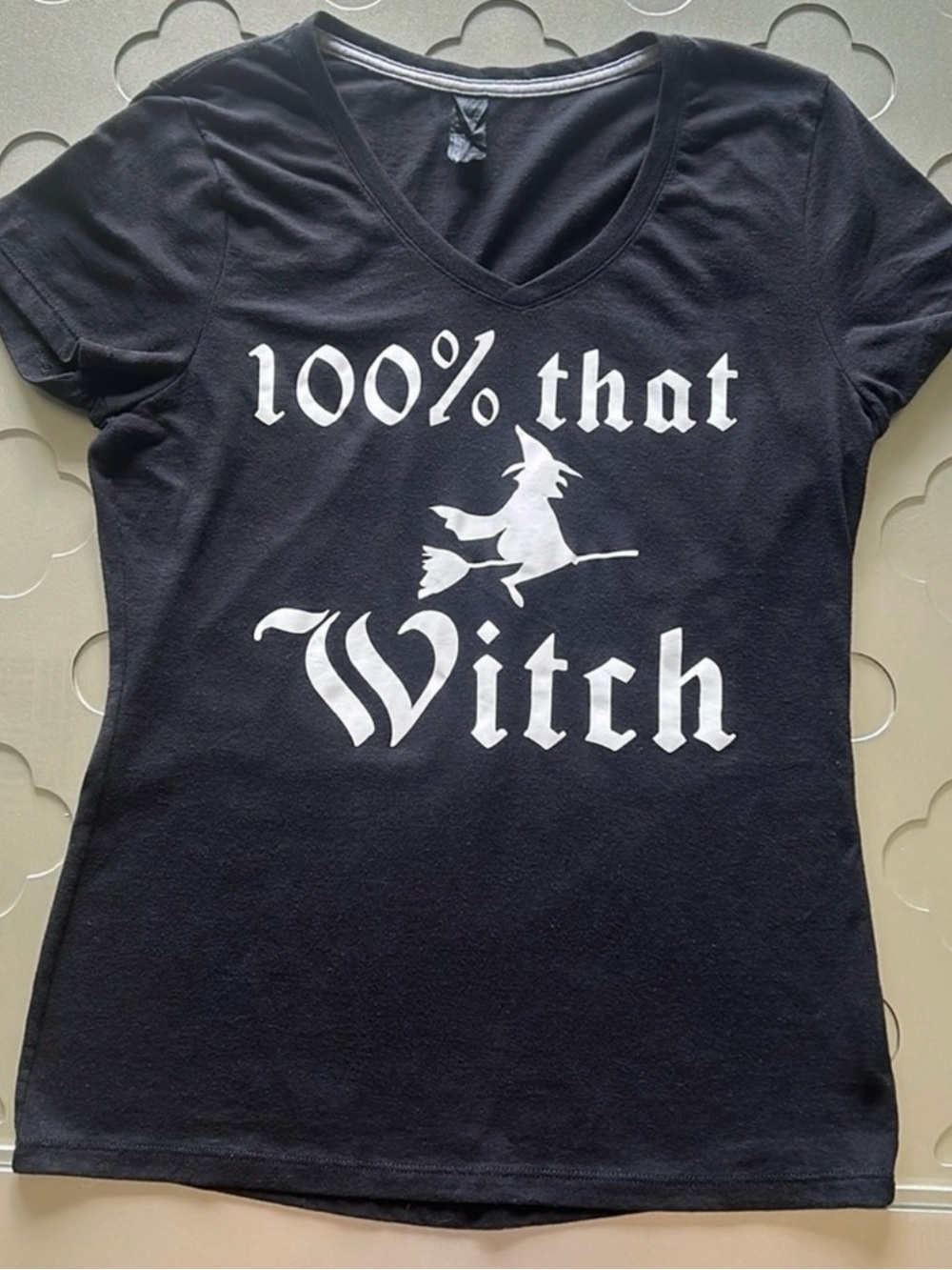 HANES 100% That Witch Women’s T-shirt Size Small Black V-neck Halloween Tee - Picture 6 of 7